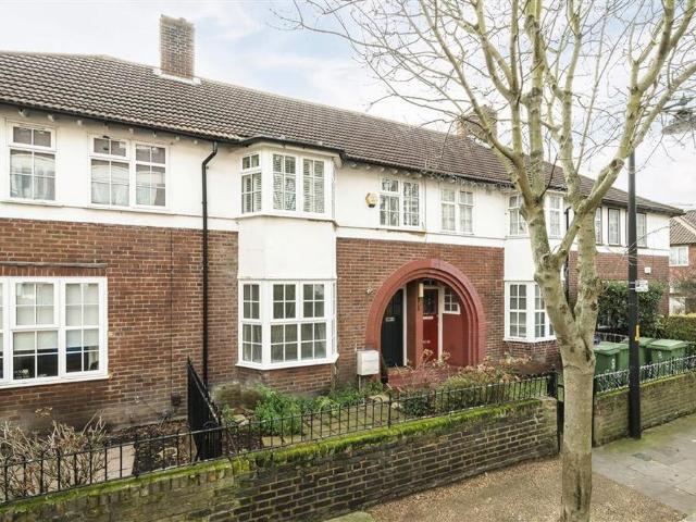 Emba Street, London SE16 2 bed house to rent £3,200 pcm £738 pw