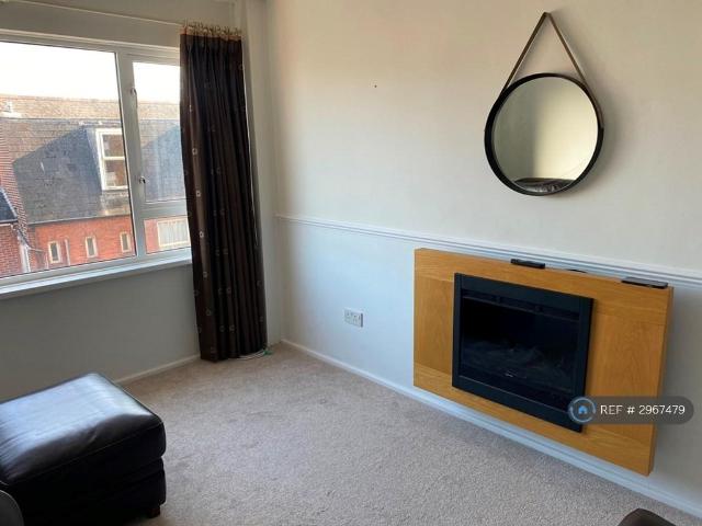 Embassy Court, Southsea, PO4 2 bed flat to rent £1,150 pcm £265 pw
