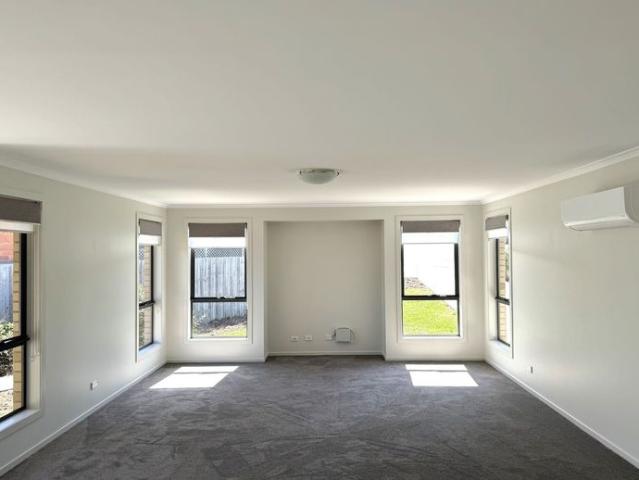 Embrace Modern Living: Stunning 3 Bedroom 2 Bathroom Home