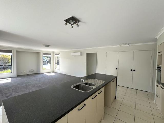 Embrace Modern Living: Stunning 3 Bedroom 2 Bathroom Home