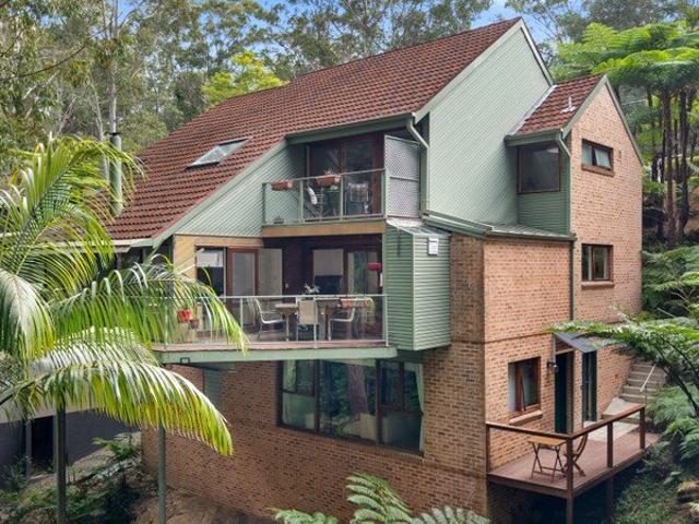 Embrace a tree change lifestyle just 800m to rail