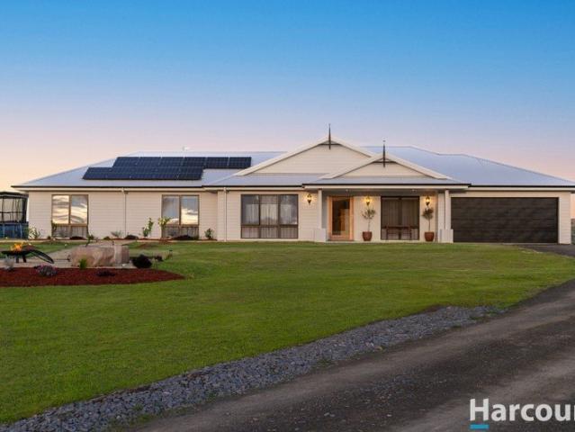 Embrace Country Living with Sweeping Rural Views