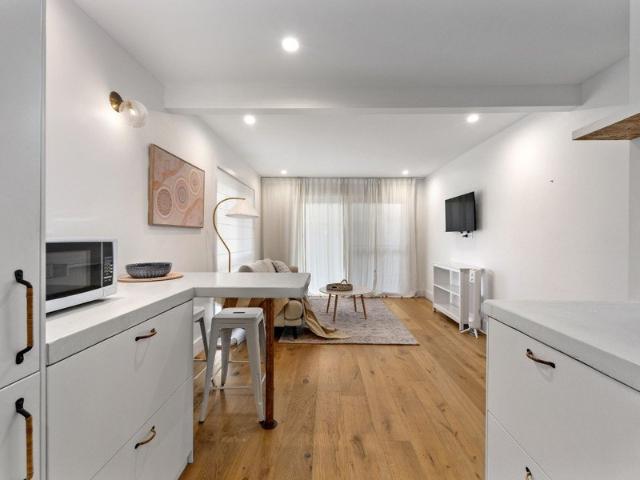 Embrace the Beachside Lifestyle on Alfred