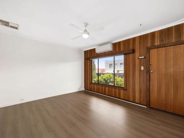 Embrace the Coastal Lifestyle in Vibrant Christies Beach