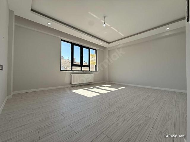 EMEK MAH. ZİYAGÖKALP CAD. YAKINI 2+0 70m2 DAİRE
