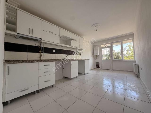 Emek Mah. Dilek Caddesi Yakını 2+1 110m2 Daire