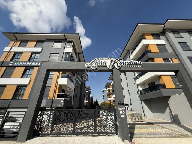 Emek Mah. Ertaş Caddesi Üzeri 3+1 157m2 Site İçi Daire
