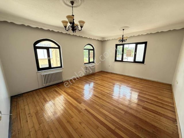 Emek Mah. Etkin Koleji Yakını 2+1 120m2 Daire