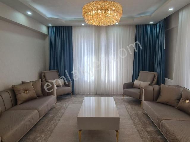 Emek Mahallesi Zafer Caddesinde 3+1 Lüks Daire