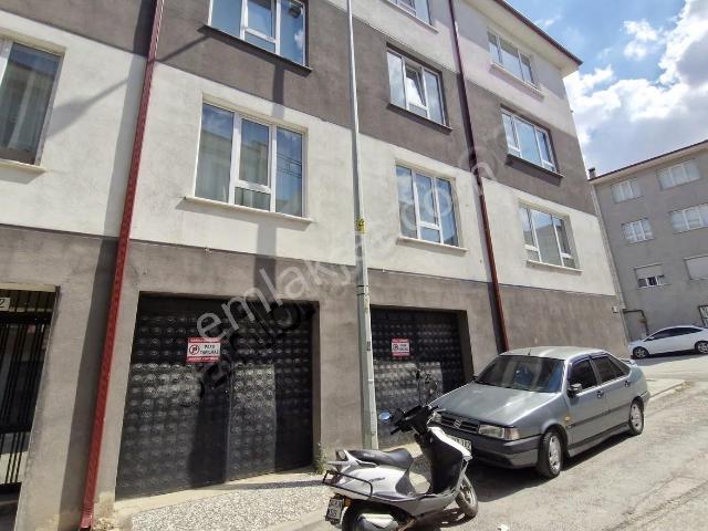 Emek Mahallesi Ertaş Caddesi Yakını 75m2 2+0 Balkonlu Asansörlü