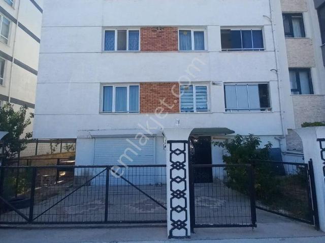 Emek Mahallesinde Albayrak Caddesi Yakını Kiralık 3+1 Daire