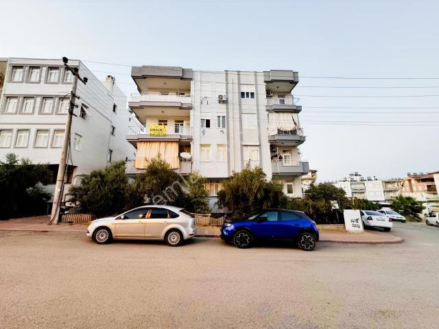 Emek Mahallesinde Kiralık 3+1 Bakımlı Ara Kat Daire