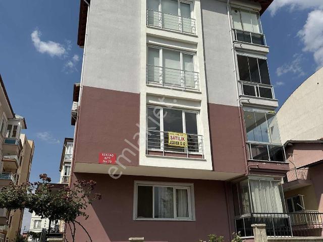 Emek Mahallesinde Satılık 165 M2 3+1 Daire