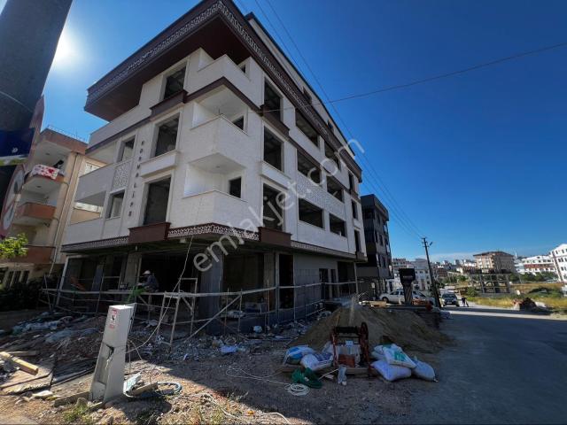 Emek Mh Bosna Cd Satılık 3+1 Dükkan Üstü Daire