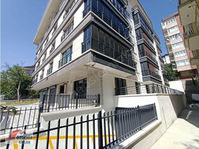 Emek Özdemirden EMEKTE MERKEZİ KONUMDA ARAKAT YENİ BİNADA YENİ EŞYALI 1+1