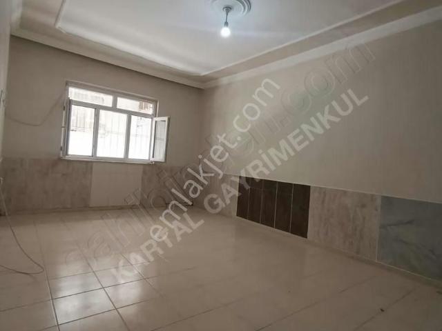 Emek Caddesi Civarı Satılık 2+1 Yüksek Giriş Kat Daire
