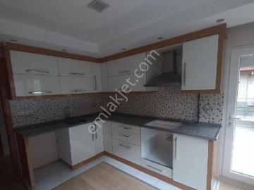 Emek Caddesinde Kiralık 3+1 Arakat Daire.