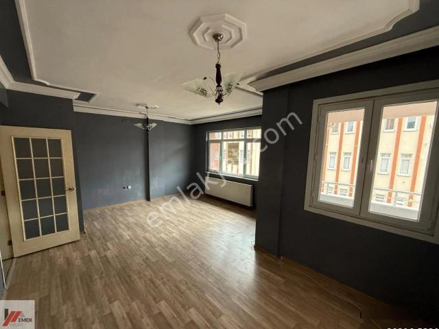 Emek Emlak'tan Mimar Sinan Mah.de Kiralık 2+1 Daire