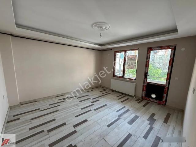 Emek Emlak'tan Hacı Osman'da Ana Cadde Üzeri Kiralık 2+1 Daire