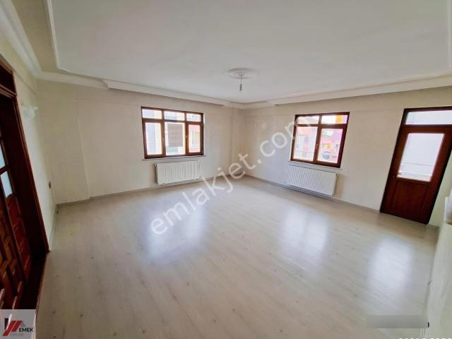 Emek Emlak'tan Hacı Osmanda Kiralık 4+1, 250 M2 Arakat Daire