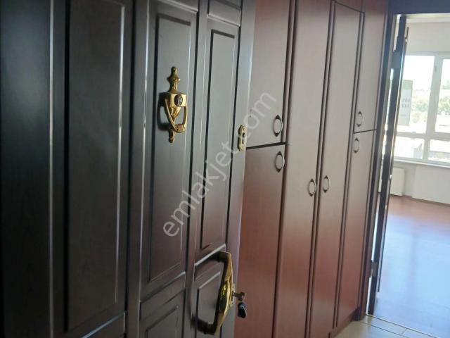 Emek Kırım Cad.liparis Blk.7.kat 3 Oda Salon Kombili