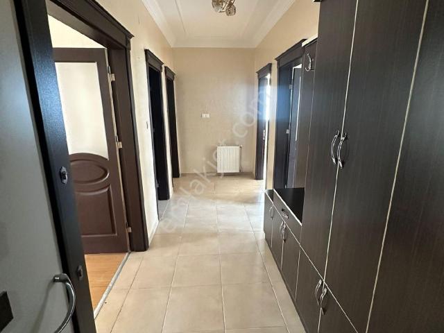 Emek Sitesi’nde Orta Kat Geniş Kiralık 3+1 Daire