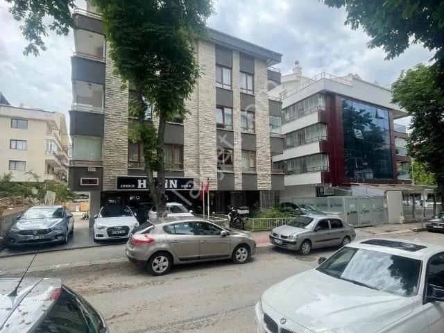 Emek 25. Cadde Ana Caddeye 1. Bina 3+1 Açık Otoparklı 140m2
