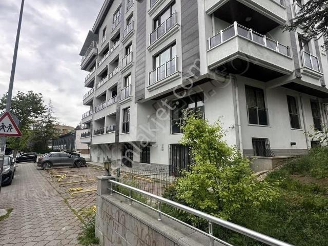 Emek 8.cadde Paraleli Ebeveyn Banyolu Yeni Binada Orta Kat Daire