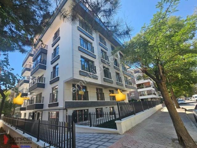 Emekte 2+1 Sıfır Bina 1. Kat Metro Yakını
