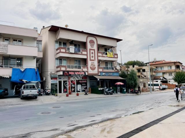 Emekte | 2 Balkonlu | 2+1 | Dolmuş Durağının Yanında | Aile Apt