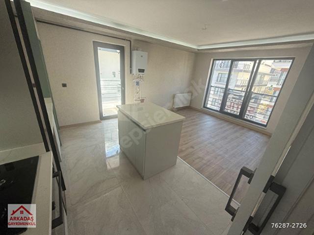 EMEKTE CADDE ÜZERİ ÖN CEPHE 2+1 DUBLEKS BALKONLU ÇİFT BANYOLU