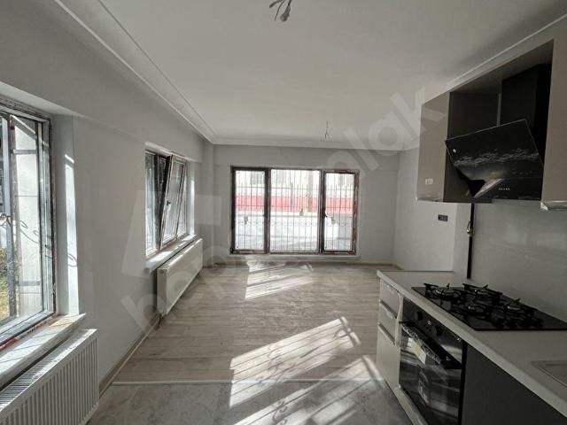 EMEKTE BAŞAKTAN 2+1 ÖN CEPHE SIFIR BİNA GİRİŞ KAT
