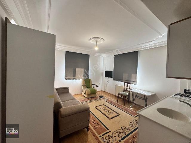 Emekte Kiralık 45 M2 1+1 Daire