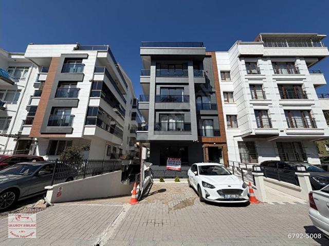 Emekte Yeni 2+1 Yüksek Giriş ÖnCephede Kombili Otoparklı Metro Yakını