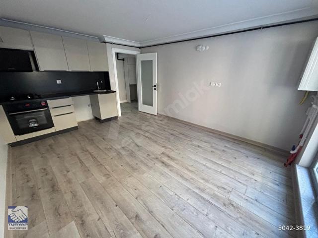 EMEKTE YENİ BİNADA GENİŞ BAHÇE KULLANIMLI MERİKAN MUTFAK ASNSR K.GRJ 2+1