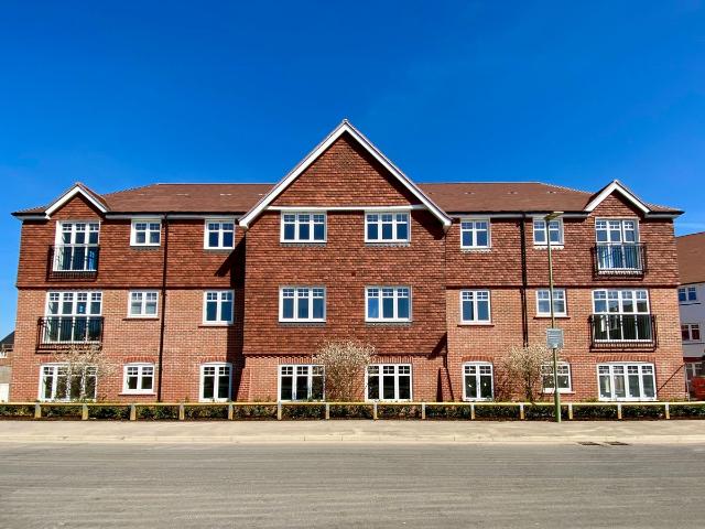 Emerald Avenue, Fleet, Hampshire GU51, 2 bed flat to rent, £1,120 pcm | PrimeLocation