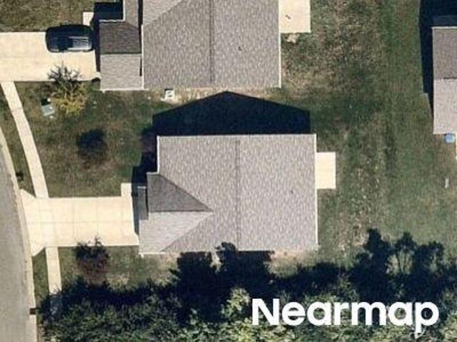 Emerald Commons Dr