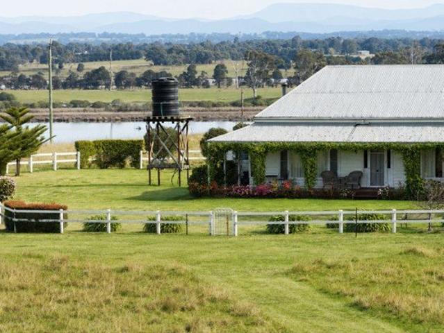 Emerald Cottage Lot 6A Historic homestead with 360 degree views and Nicholson River water frontage