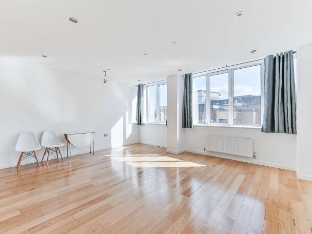 Emerald House, Croydon CR0, 2 bed flat to rent, £2,000 pcm | PrimeLocation