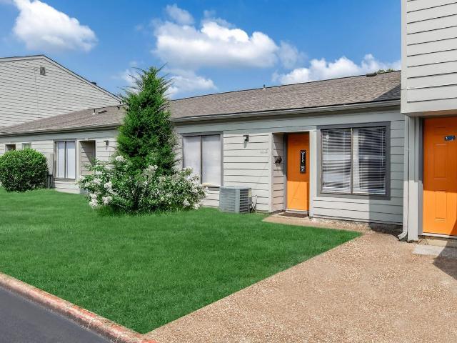 Emerald Park 3 Bedroom Apartment for Rent at 3350 Hickory Hill Rd, Memphis, TN 38115