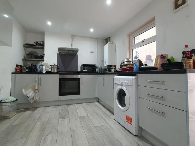 Emerald Street, Cardiff, CF24 1 bed in a house share to rent £525 pcm £121 pw