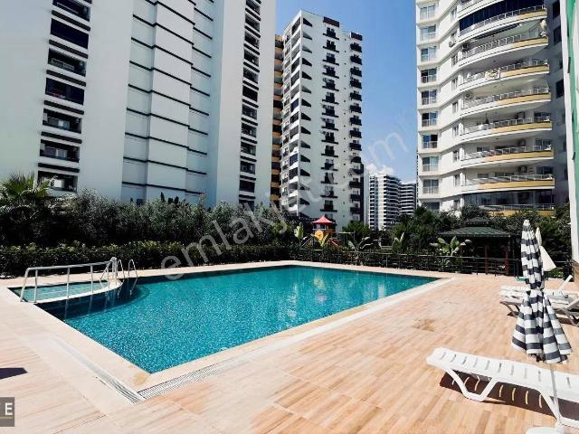 Emerald Sitesi Denize 100 M Deniz Manzaralı 2+1 Daire