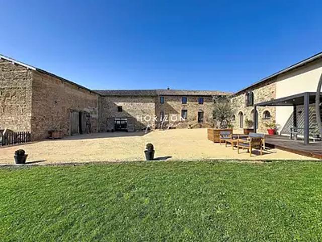 Emeringes 69840 Achat / Vente maison 10 pièces t10 piscine terrasse