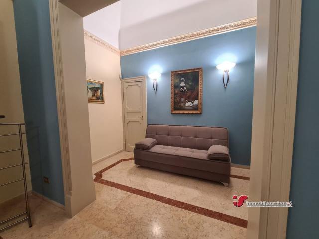 Emerico Amari appartamento arredato