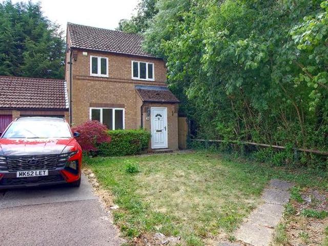 Emerson Valley 3 bed detached withg. 3 bed link detached house to rent £1,550 pcm £358 pw