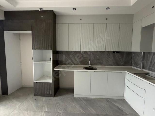 ŞEMİKLER MAHALLESİ SİTE İÇERİSİNDE 3+1 KİRALIK DAİRE