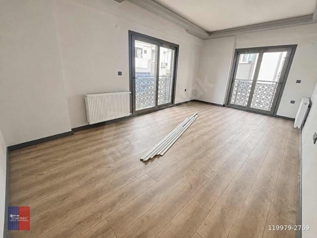 ŞEMİKLERDE SIFIR BİNADA, MERKEZİ KONUMDA 2+1 KİRALIK DAİRE