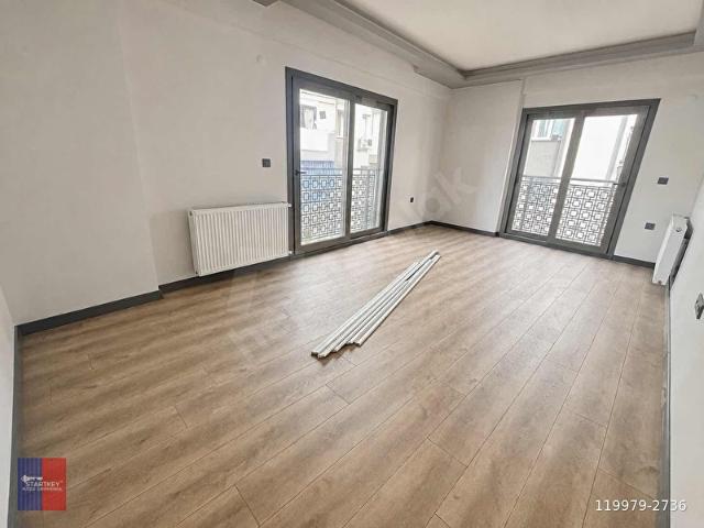 ŞEMİKLERDE SIFIR BİNADA, MERKEZİ KONUMDA 2+1 KİRALIK DAİRE