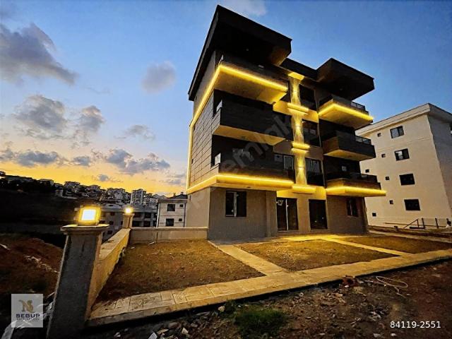 EMİNEVİME UYGUN MODERN YAPILI SATILIK 1+1 DAİRE