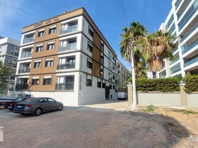 Şemikler İzban ve Anadolu Caddesi Yakını 2+1 Satılık Daire
